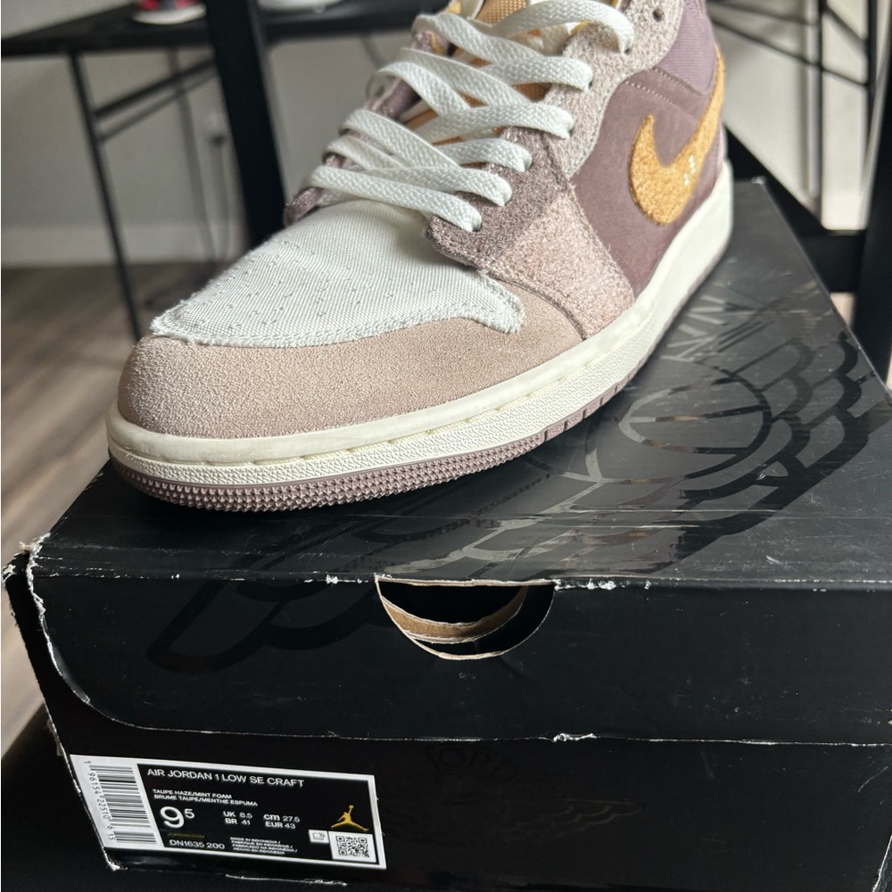 Jordan Low SE Craft - Cream, Tan, Gold